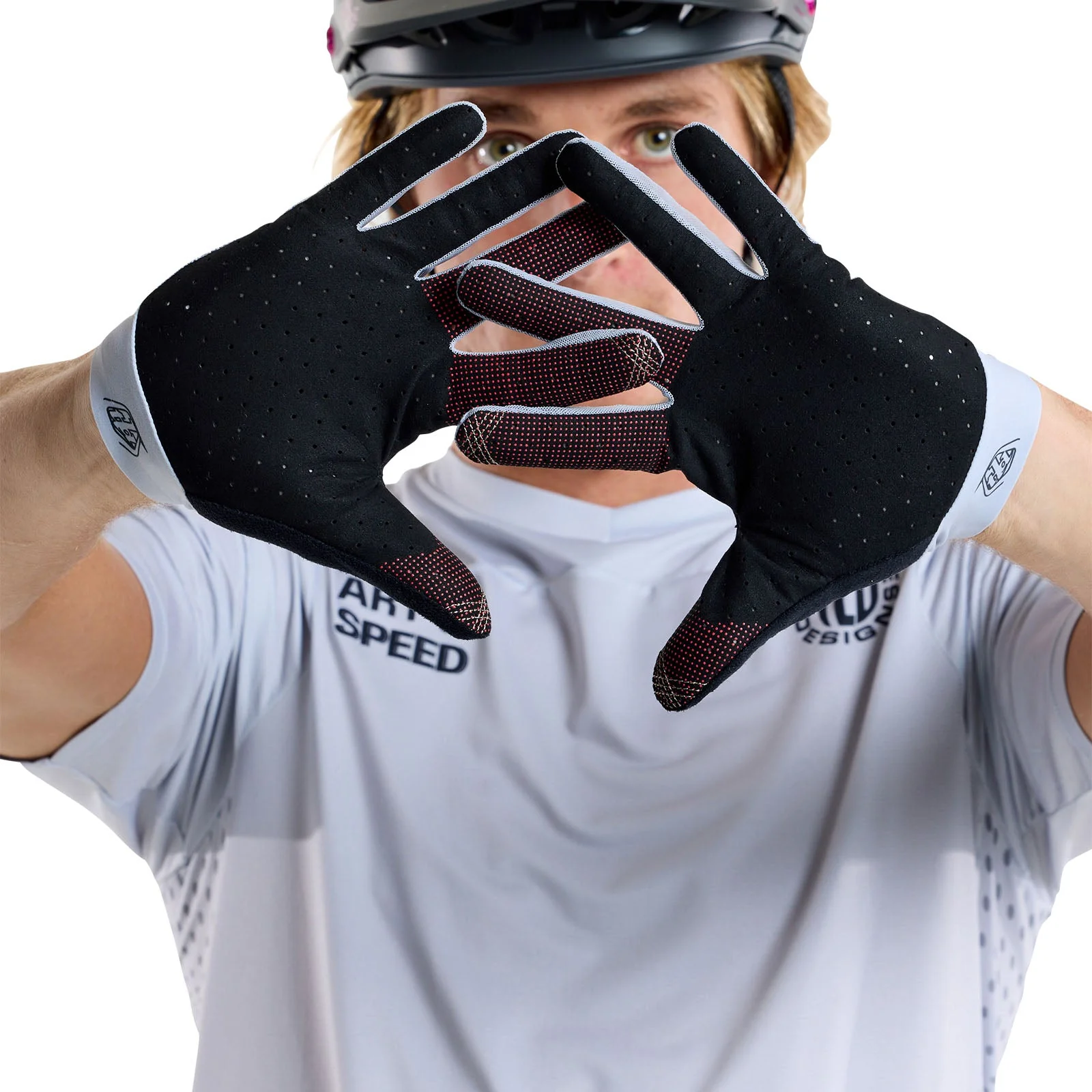 Thumb 4